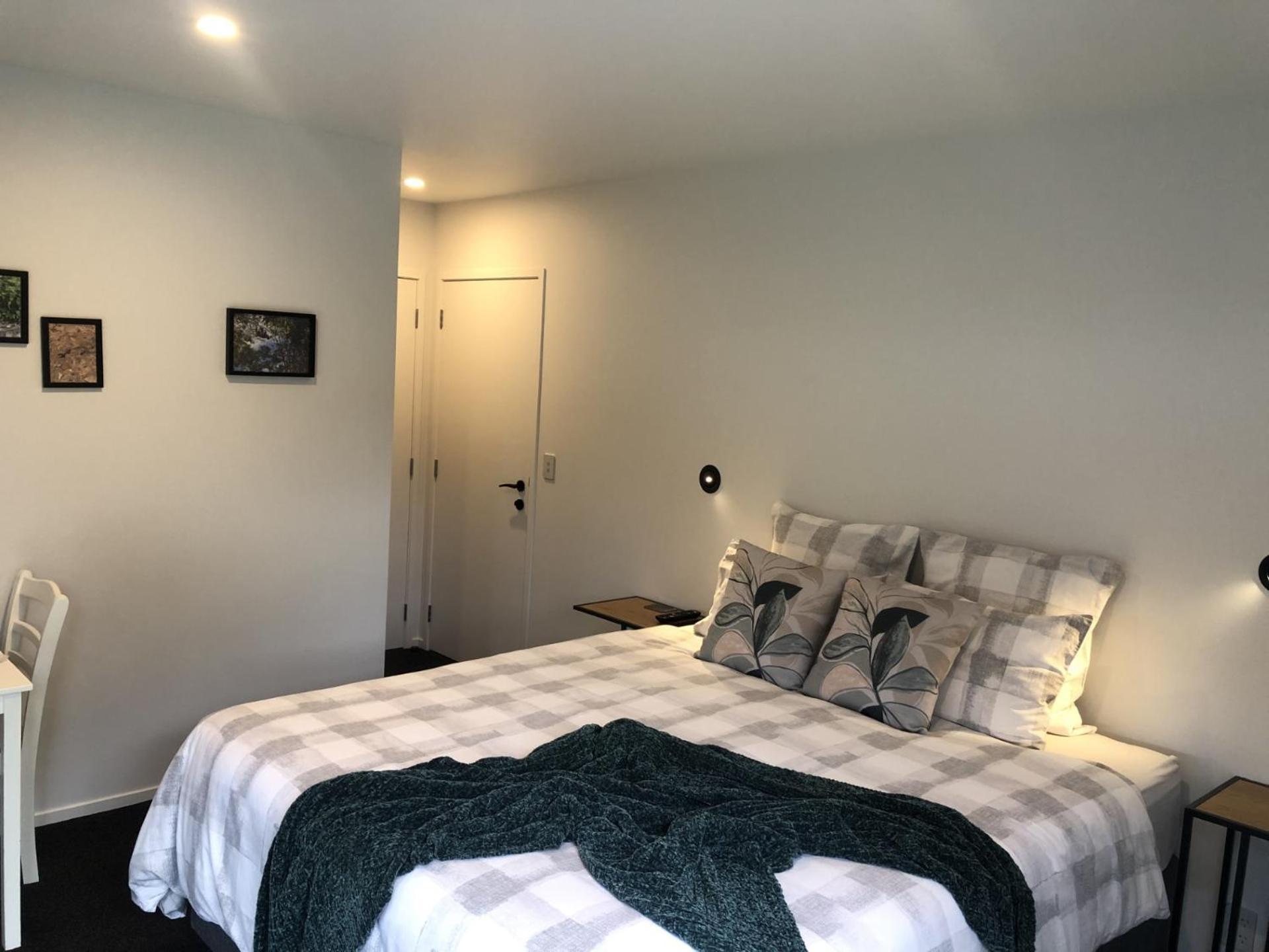 One Tree Point Roy And Anns Haven Bed & Breakfast エクステリア 写真